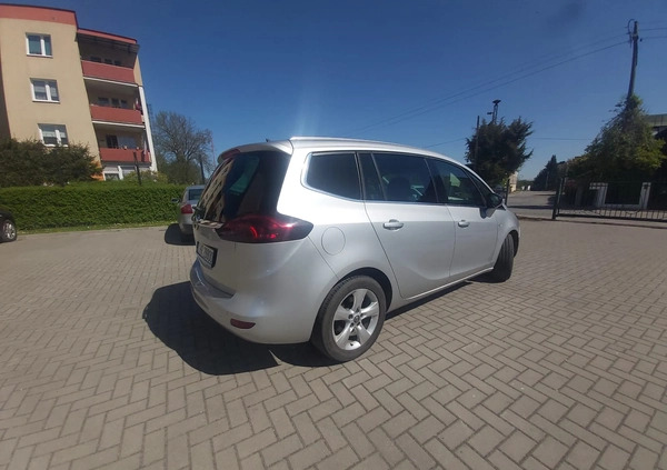 Opel Zafira cena 41500 przebieg: 217064, rok produkcji 2014 z Hrubieszów małe 106